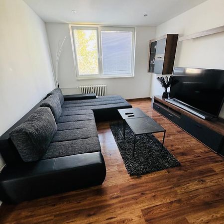 Peti Apartman Centrum Galanta Buitenkant foto