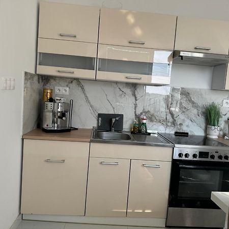 Peti Apartman Centrum Galanta Buitenkant foto