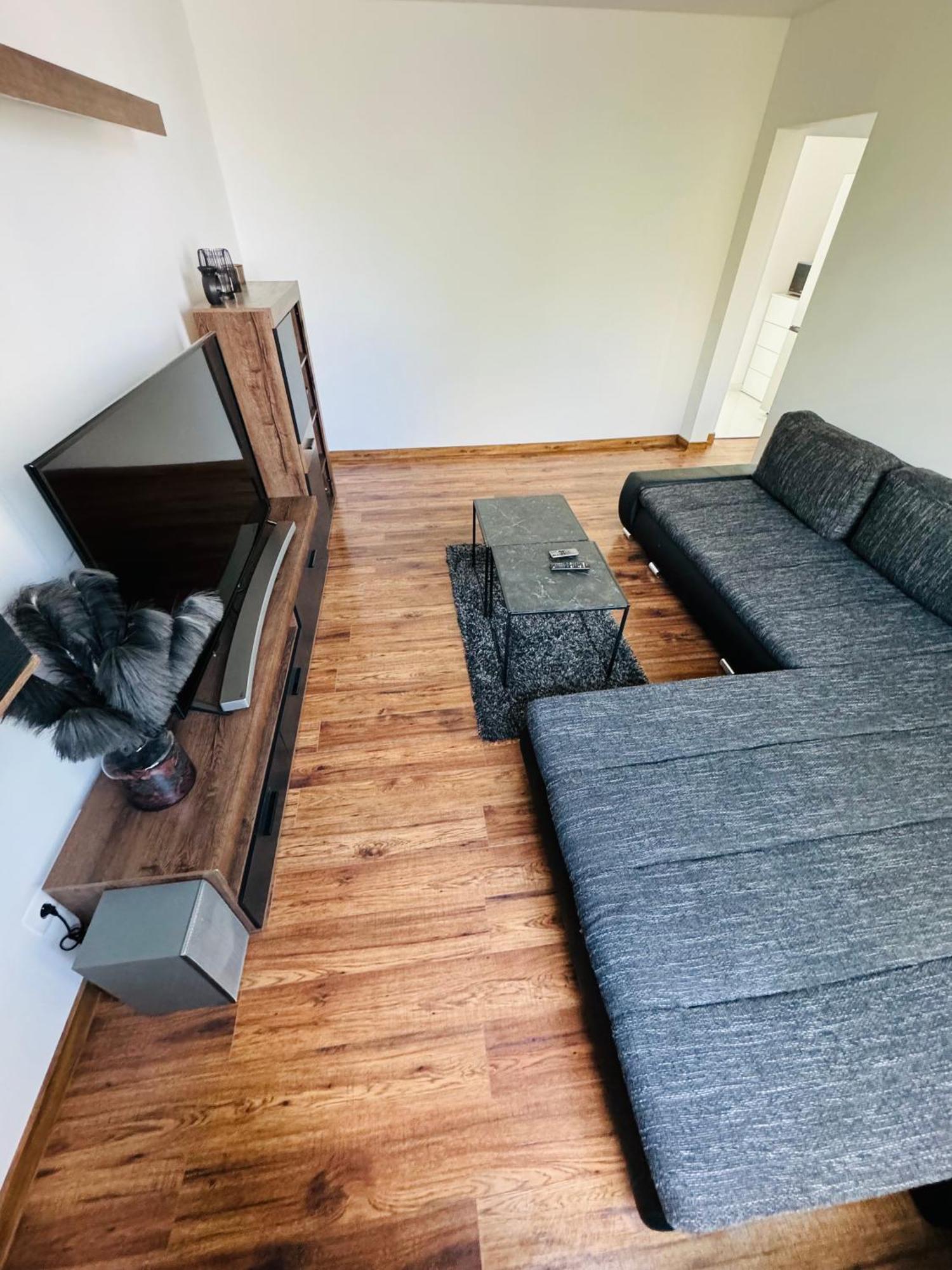 Peti Apartman Centrum Galanta Buitenkant foto