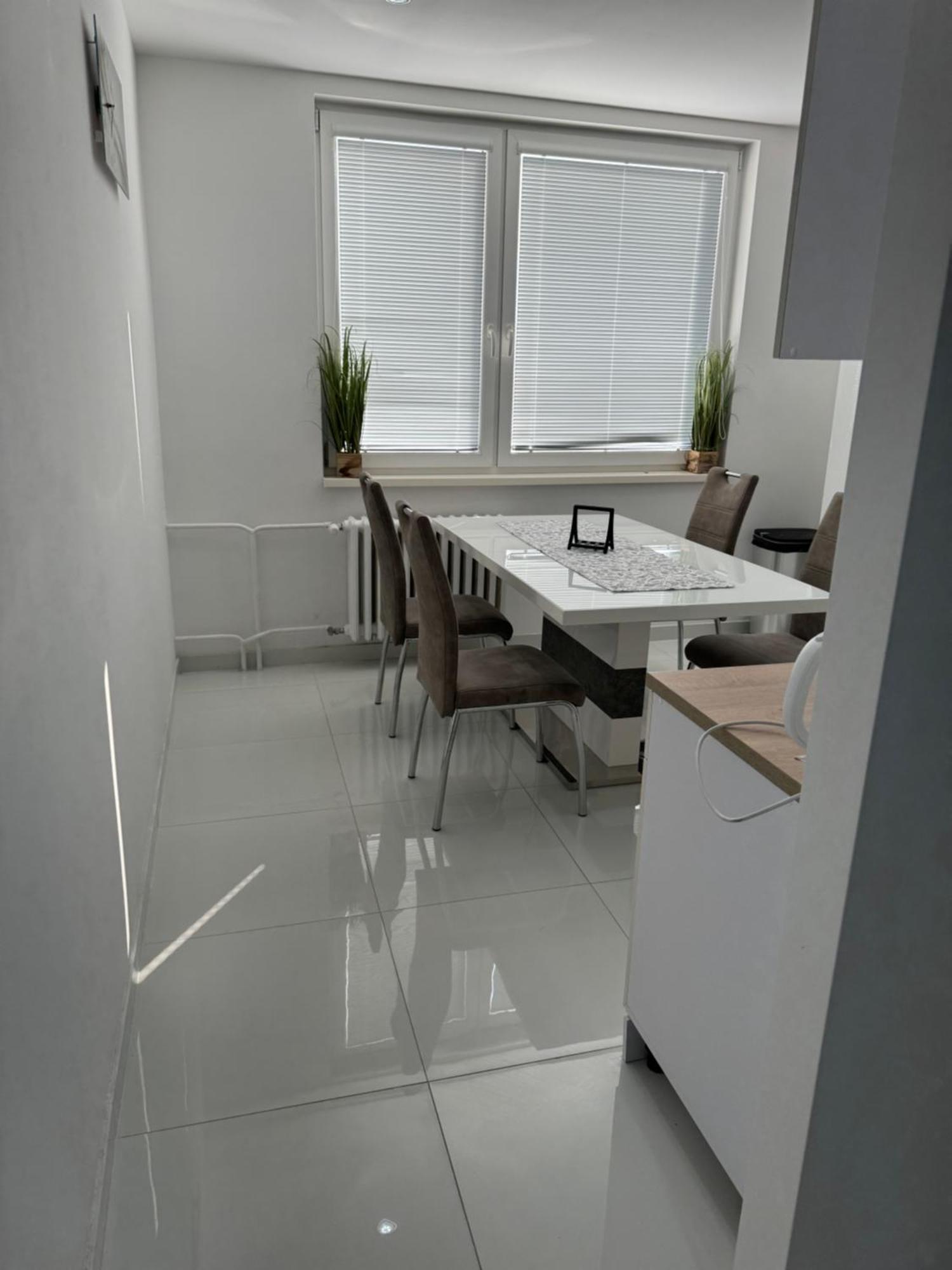 Peti Apartman Centrum Galanta Buitenkant foto