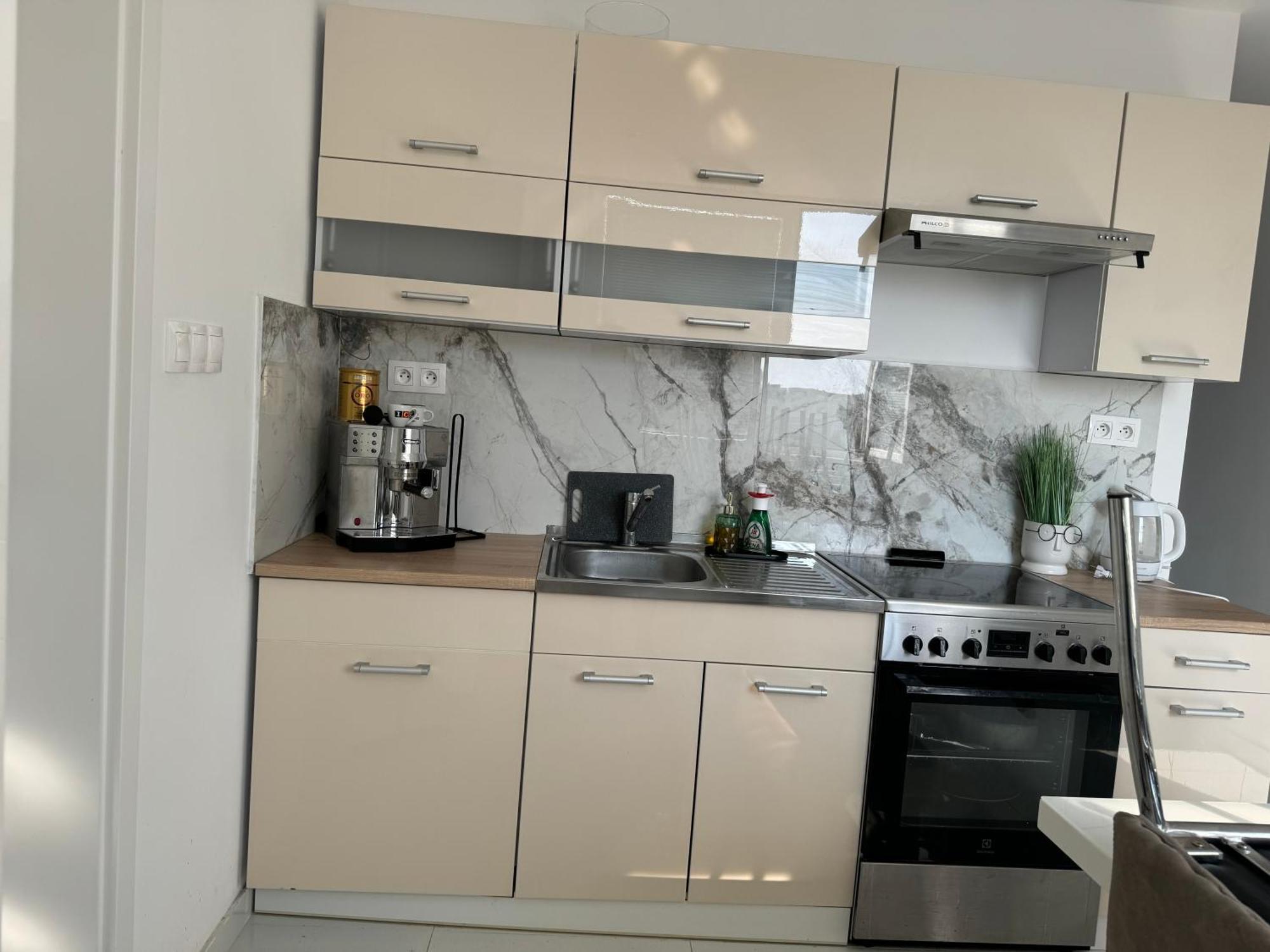 Peti Apartman Centrum Galanta Buitenkant foto