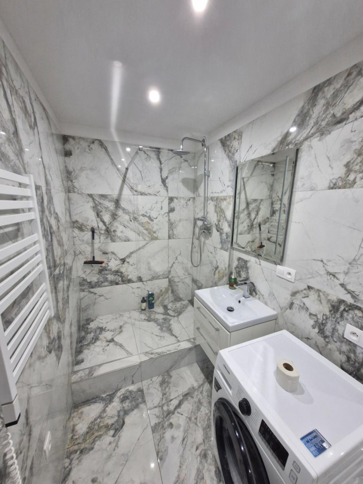 Peti Apartman Centrum Galanta Buitenkant foto